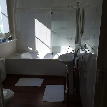 Le Clos Boutenelle Oda ve Kahvaltı Eperlecques